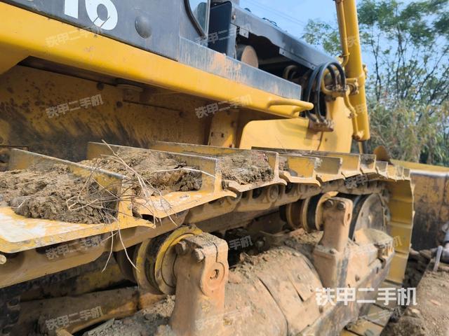 松土器全景（推土機(jī)底盤及工作裝置）