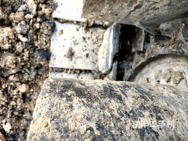 左驅(qū)動(dòng)輪（行走機(jī)構(gòu)）