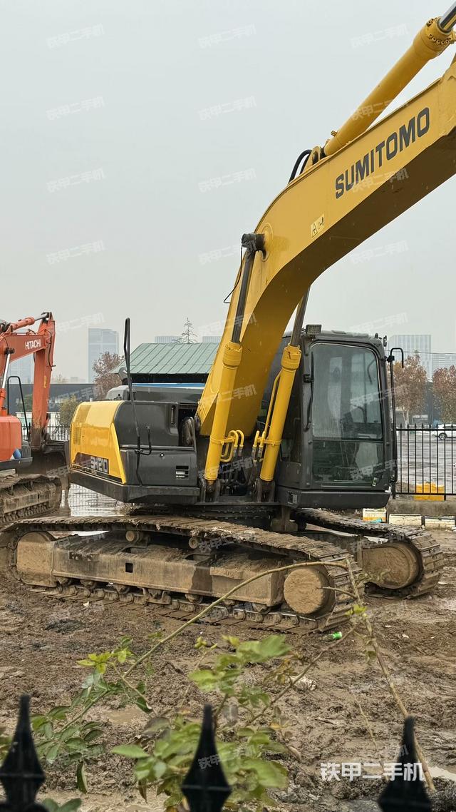 駕駛室頂部（整機(jī)外觀）