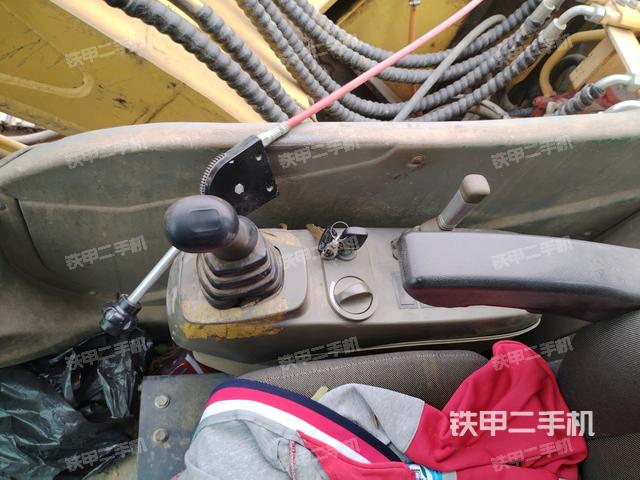 座椅右側(cè)控制臺/鑰匙門/油門/含右手柄（駕駛室部分）