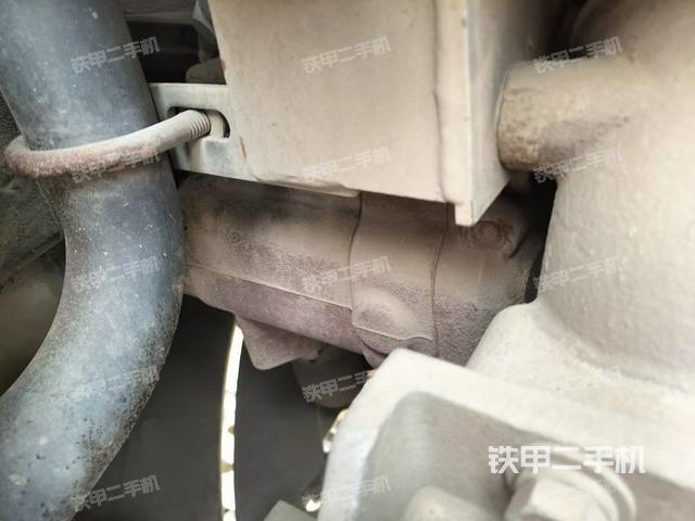 液壓泵艙室正面整體（整機(jī)外觀）