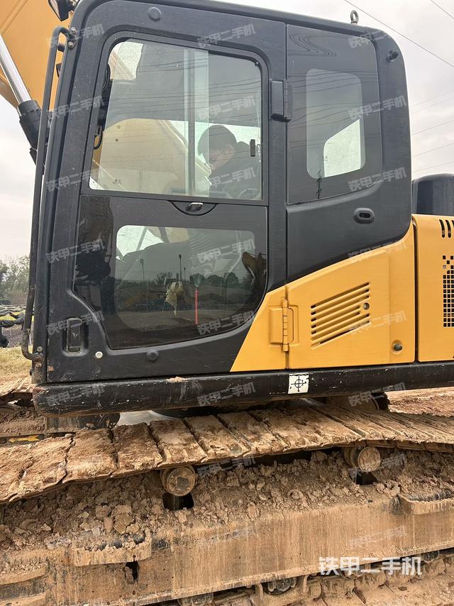 右側行走馬達蓋板（行走機構）