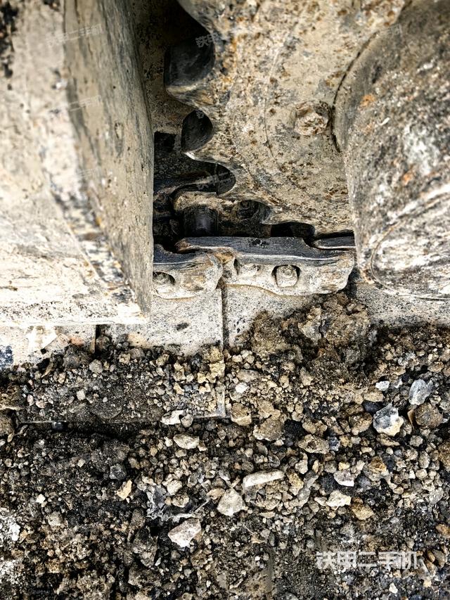 左驅(qū)動(dòng)輪（行走機(jī)構(gòu)）