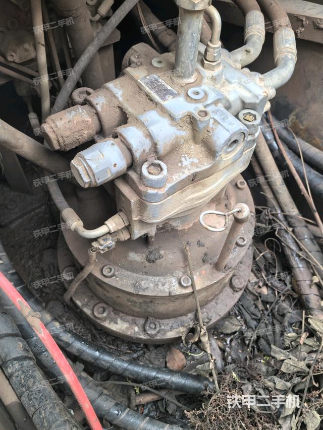 回轉(zhuǎn)馬達(dá)（上車部件）