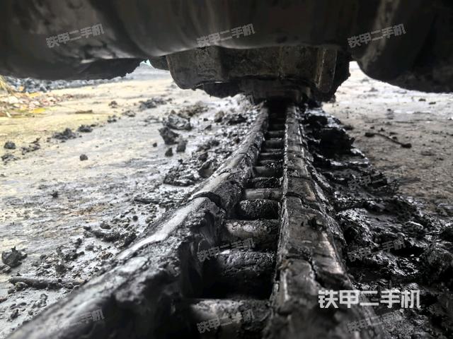 左驅(qū)動輪（行走機(jī)構(gòu)）