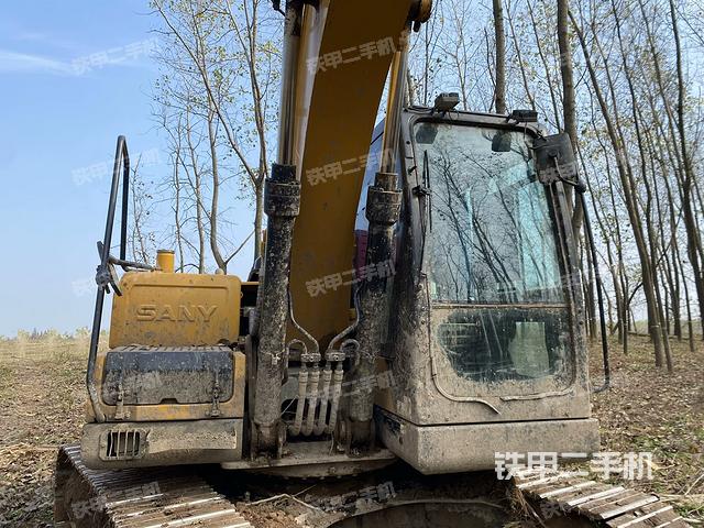 駕駛室左前45度（駕駛室部分）