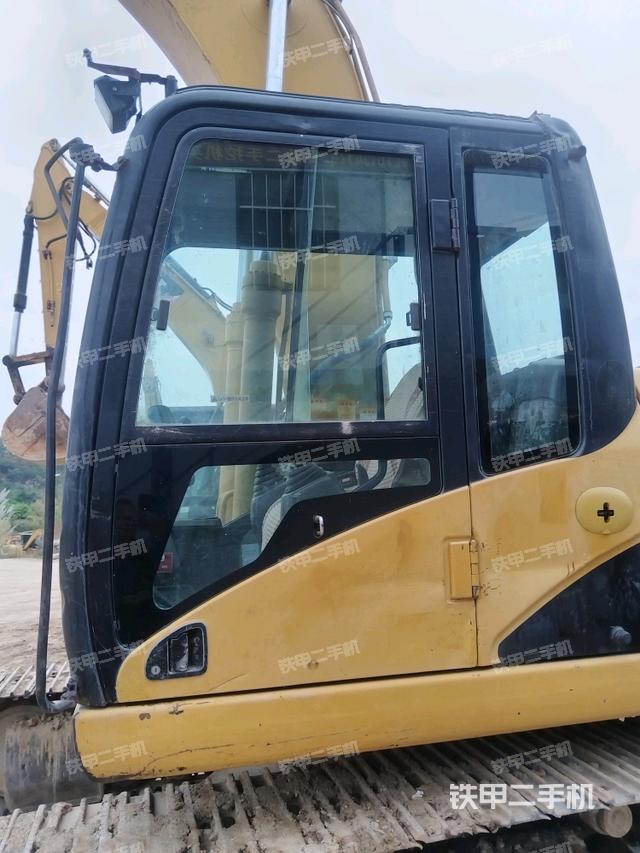 駕駛室左后45度（駕駛室部分）