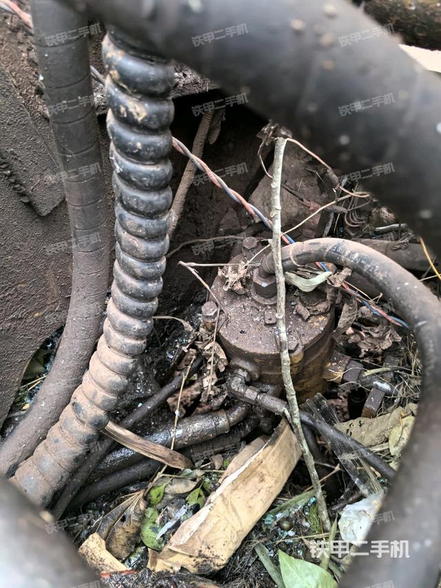 回轉(zhuǎn)馬達(dá)（上車部件）