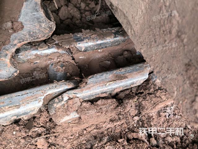 右側(cè)履帶整體（行走機(jī)構(gòu)）