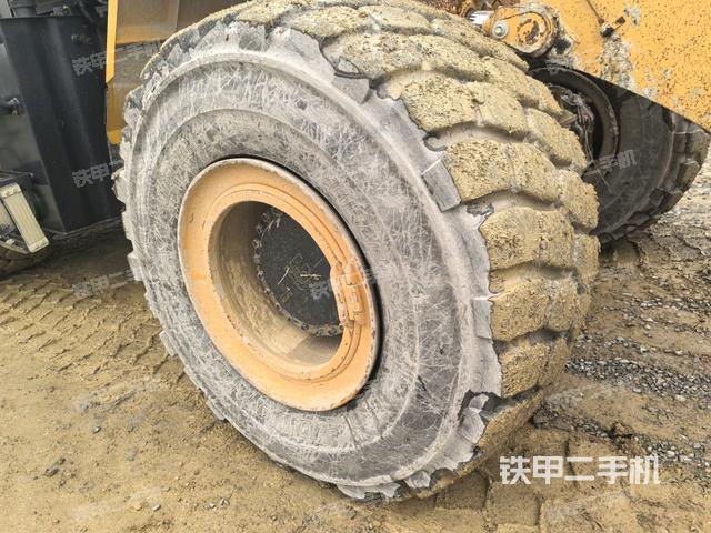 右后輪（行走機(jī)構(gòu)）