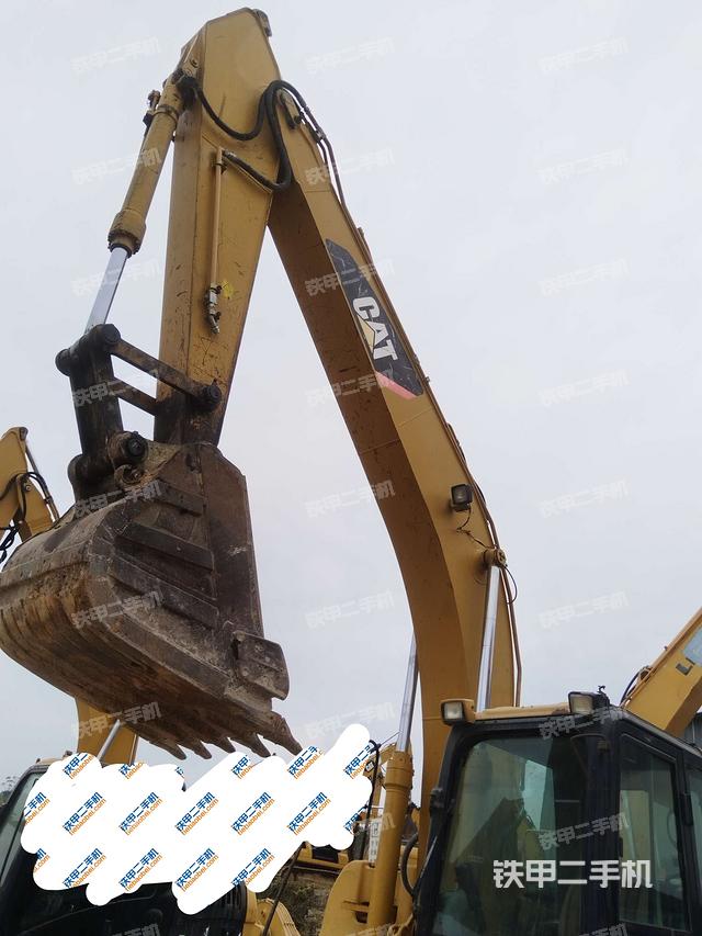 小臂整體左后（工作和回轉(zhuǎn)裝置）