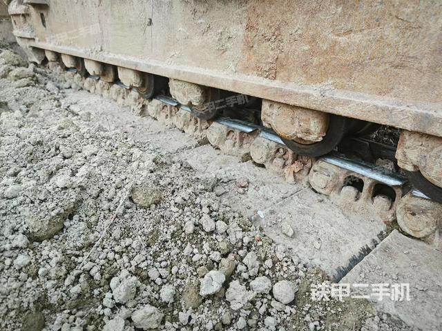 單側(cè)履帶整體（整機(jī)外觀）