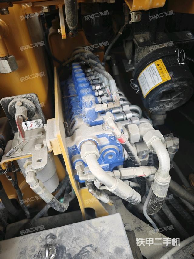 電瓶（大件艙室）