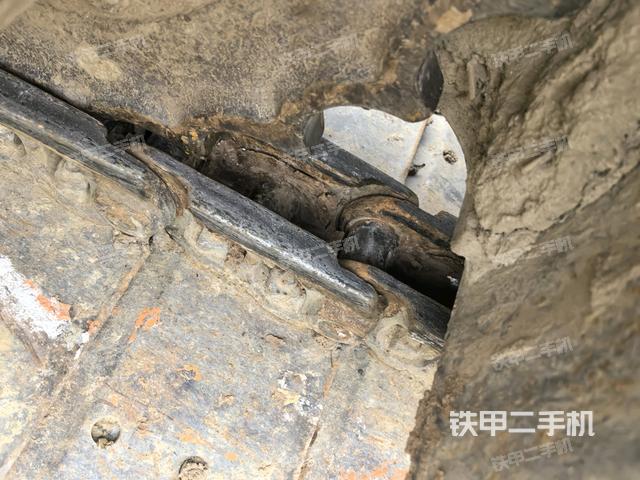 左側(cè)行走馬達蓋板（行走機構(gòu)）