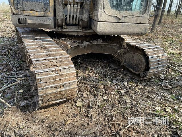 轉(zhuǎn)盤和下車架正前（工作和回轉(zhuǎn)裝置）