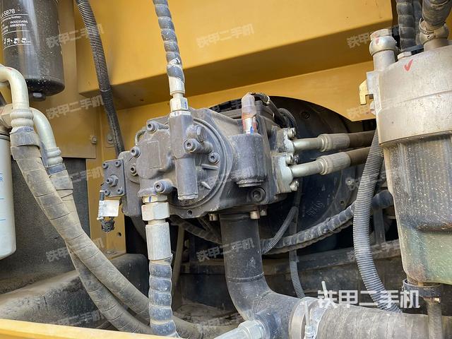 液壓泵斜45?左（大件艙室）