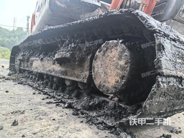 右驅(qū)動輪（行走機(jī)構(gòu)）