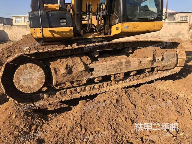 單側履帶整體（整機外觀）