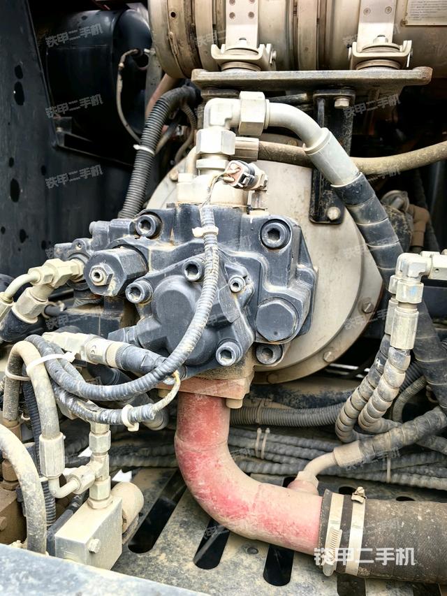 液壓泵室（大件艙室）