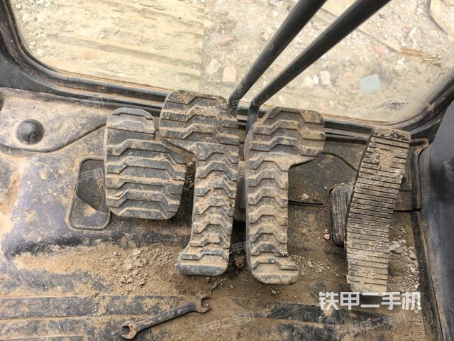 后窗玻璃角標(biāo)（駕駛室部分）