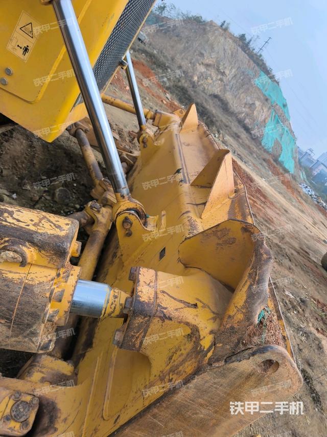 松土器全景（推土機(jī)底盤及工作裝置）