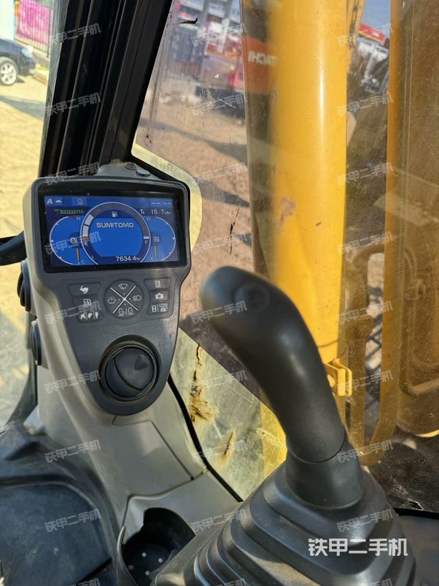 駕駛室整體（整機(jī)外觀）