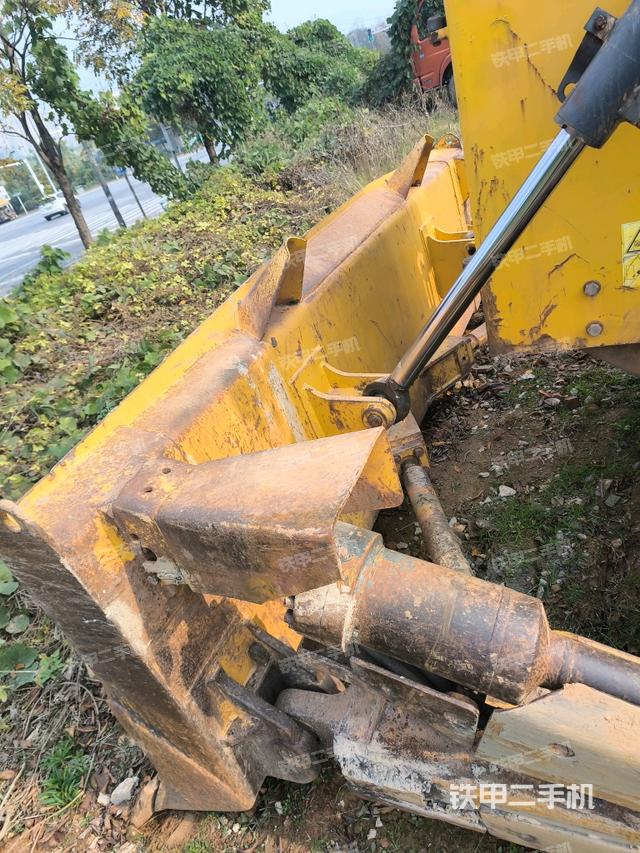 左引導(dǎo)輪（推土機(jī)底盤及工作裝置）