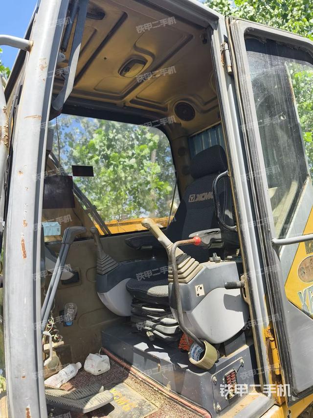  驾驶室正侧（驾驶室部分）