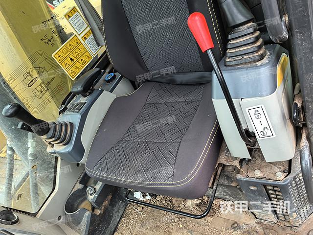 駕駛室整體（整機(jī)外觀）