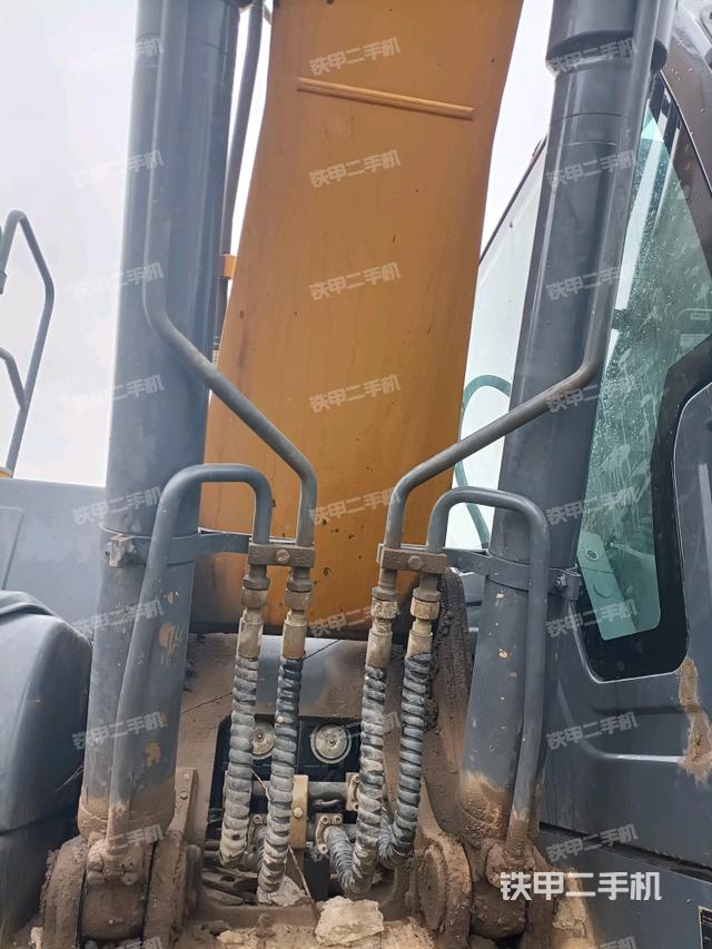 大臂油缸整體?豎拍（工作和回轉(zhuǎn)裝置）