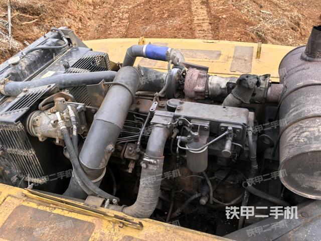 發(fā)動(dòng)機(jī)室（上車部件）