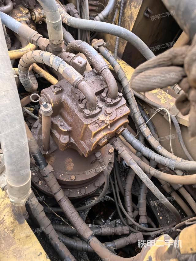 回轉(zhuǎn)馬達(dá)（上車部件）