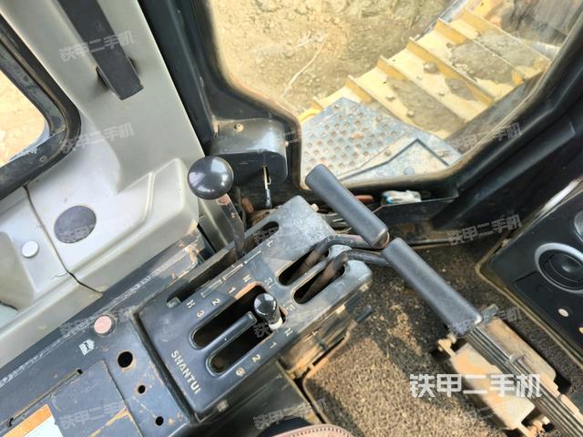 玻璃角標(biāo)（推土機(jī)駕駛室）