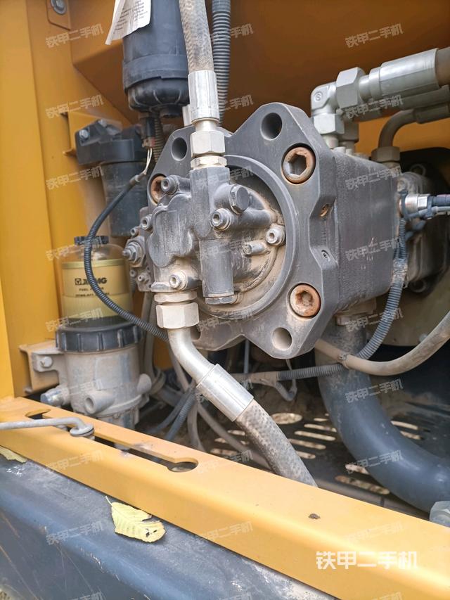 液壓泵斜45?左（大件艙室）