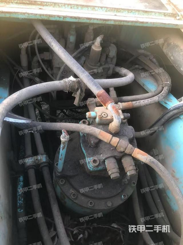 回轉(zhuǎn)馬達(dá)（上車部件）