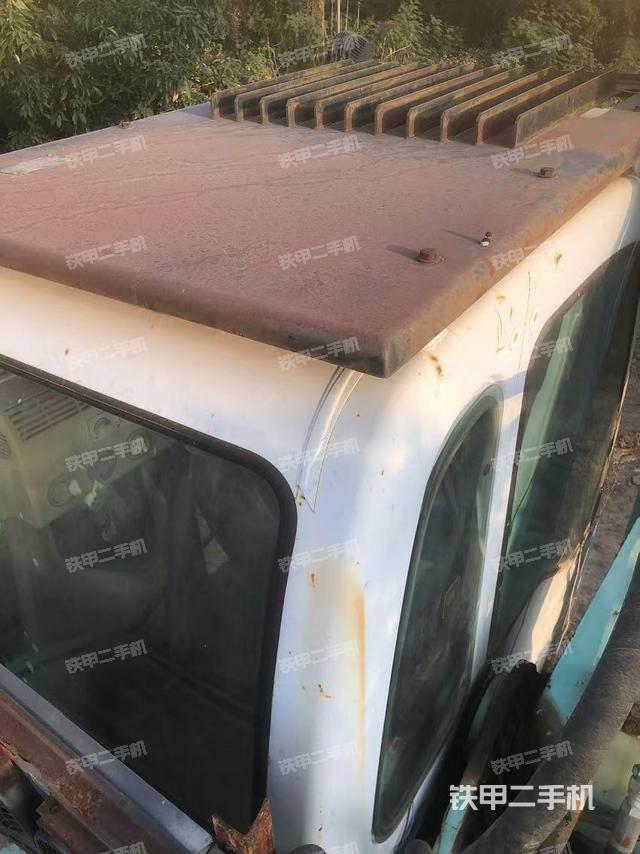 發(fā)動(dòng)機(jī)室（上車部件）