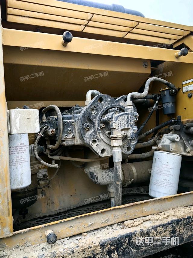 液壓泵斜45?左（大件艙室）