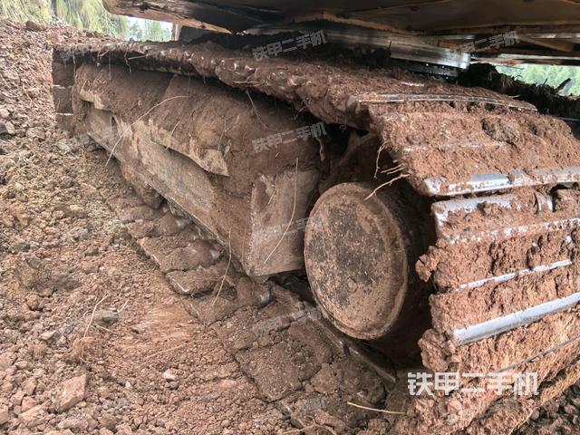 右驅(qū)動輪（行走機(jī)構(gòu)）