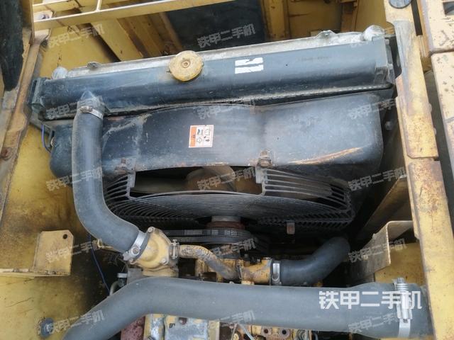 水箱+風(fēng)扇特寫(xiě)(上車部件) 水箱+風(fēng)扇特寫(xiě)(上車部件)