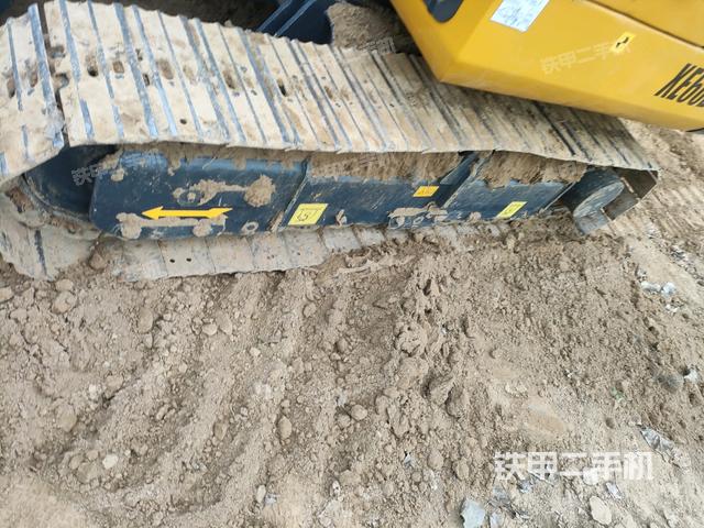 單側(cè)履帶整體（整機(jī)外觀）