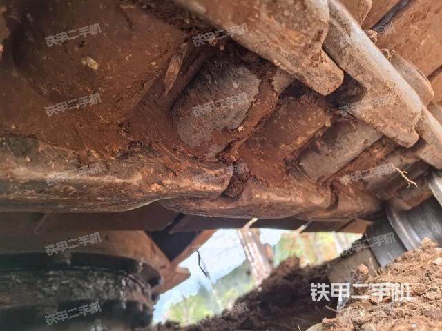 右驅(qū)動(dòng)輪（行走機(jī)構(gòu)）