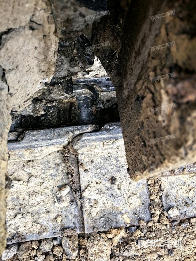 右驅(qū)動(dòng)輪（行走機(jī)構(gòu)）