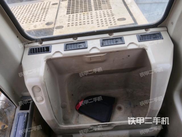 座椅后部(駕駛室部分) 座椅后部(駕駛室部分)