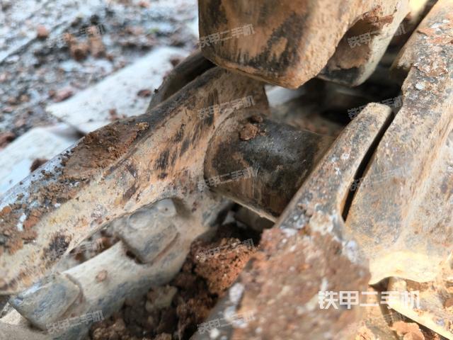 右驅動輪（行走機構）