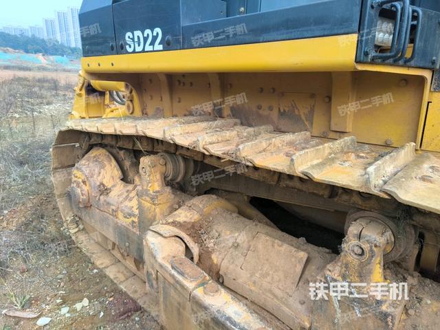 右引導(dǎo)輪（推土機(jī)底盤及工作裝置）