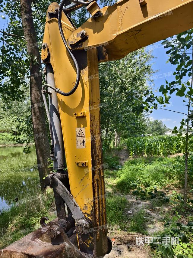 小臂整体左后（工作和回转装置）