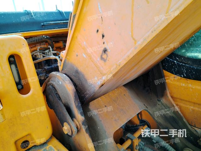 大臂根部?斜視(工作和回轉裝置) 大臂根部?斜視(工作和回轉裝置)