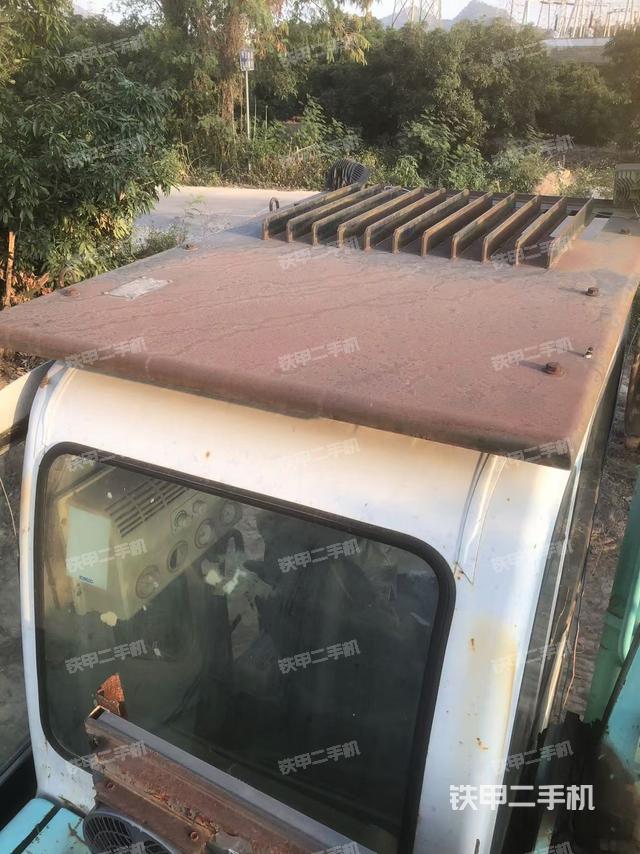 駕駛室頂部俯視（上車部件）