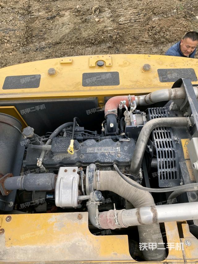 發(fā)動(dòng)機(jī)室（上車部件）