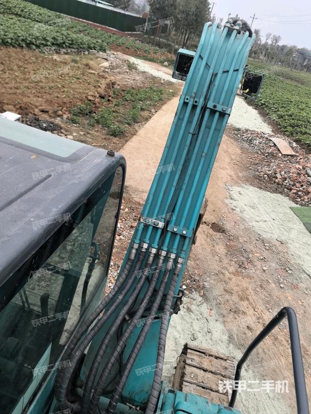 大臂背部俯視（工作和回轉(zhuǎn)裝置）